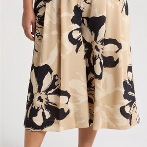 Adrianna Papell khaki and black pleated wide leg pants